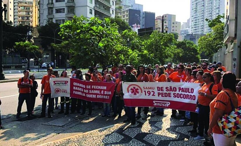 Funcionários do Samu protestam na Capital contra o Plano de Descentralização da prefeitura