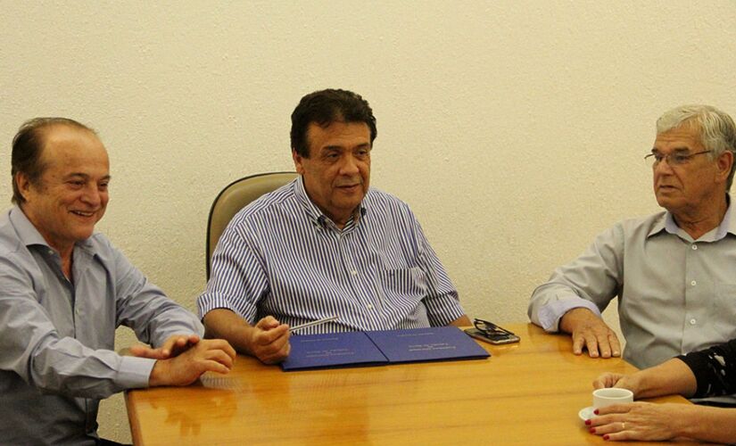 Fernando (centro) nomeou Olívio Nóbrega (esq.) para  Governo e Walter Paulo (dir.) reassume Segurança 