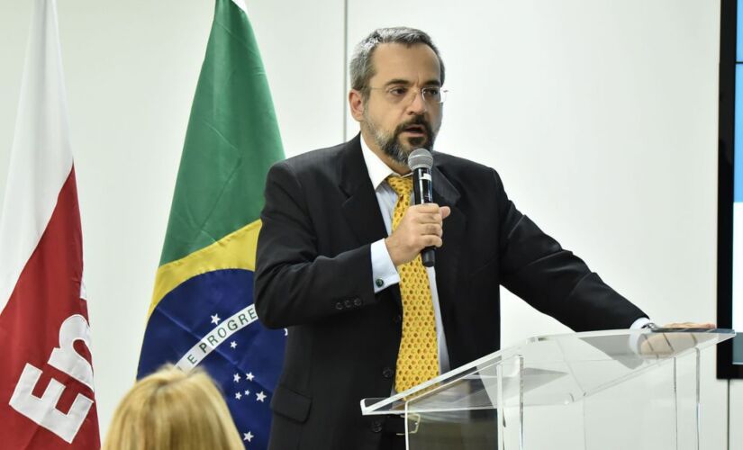 Abraham Weintraub (foto)  assume o cargo no MEC após demissão de Ricardo Vélez Rodríguez, anunciada nesta segunda-feira 
