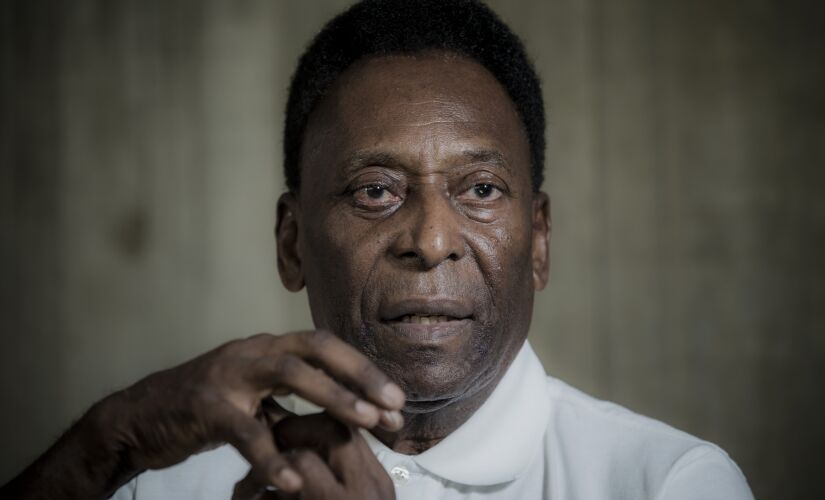 Problema com Pelé começou com uma febre durante evento em que se encontrou com Mbappé