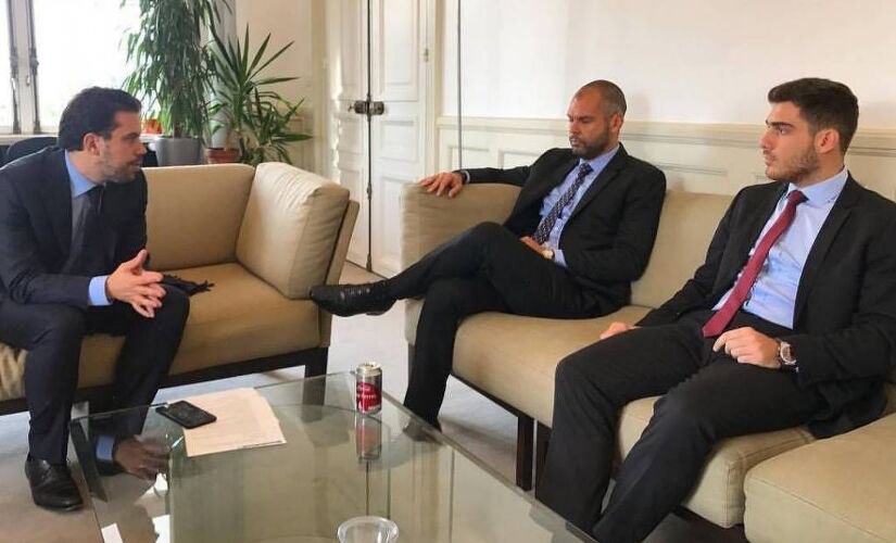 Investigação pretendia apurar se a nomeação atendia a interesse  pessoal de Gustavo (à direita)