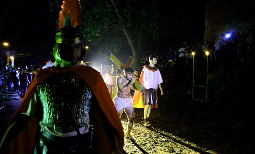 Encenação da Paixão de Cristo Embu das Artes será realizada 
nos dias 19 e 20, às 19h, na região central da cidade