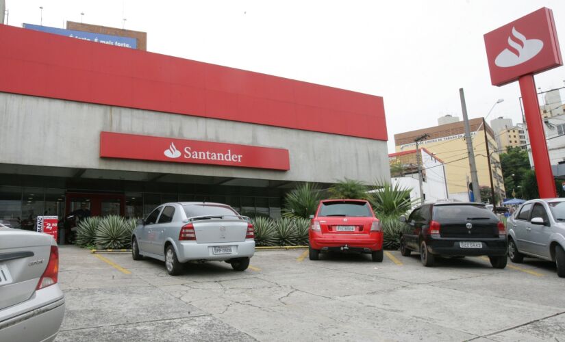 Fachada do banco Santander 