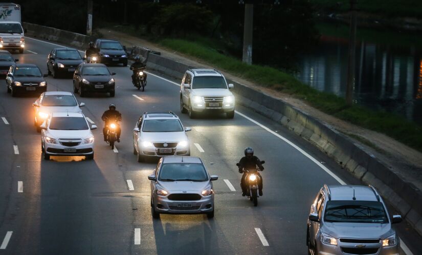 Motociclistas não poderão acessar a pista expressa da marginal no sentido Castello Branco; a mudança deve ocorrer até maio