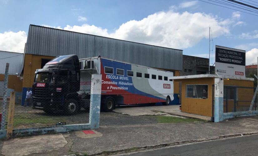 Equipamento móvel está estacionado na unidade do Senai da cidade de Porto Feliz, na rua Anita Garibaldi; aulas serão gratuitas