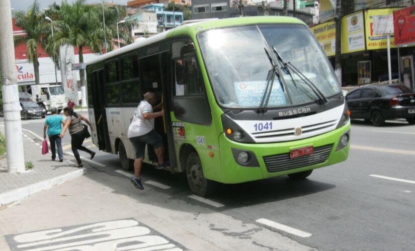Tarifa dos ônibus municipais em Embu das Artes foi reajustada de R$3,80 para R$ 4 nesta segunda-feira