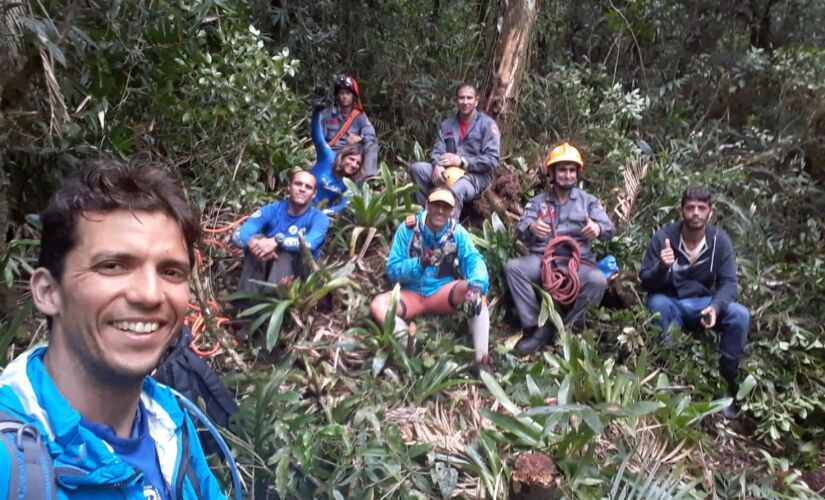 Quatro atletas que ficaram perdidos por dois dias na floresta em Sete Barras, no Vale do Ribeira, foram resgatados no domingo