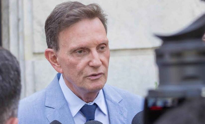 Prefeito do Rio Marcelo Crivella (PRB). é acusado de renovar de forma ilegal três contratos