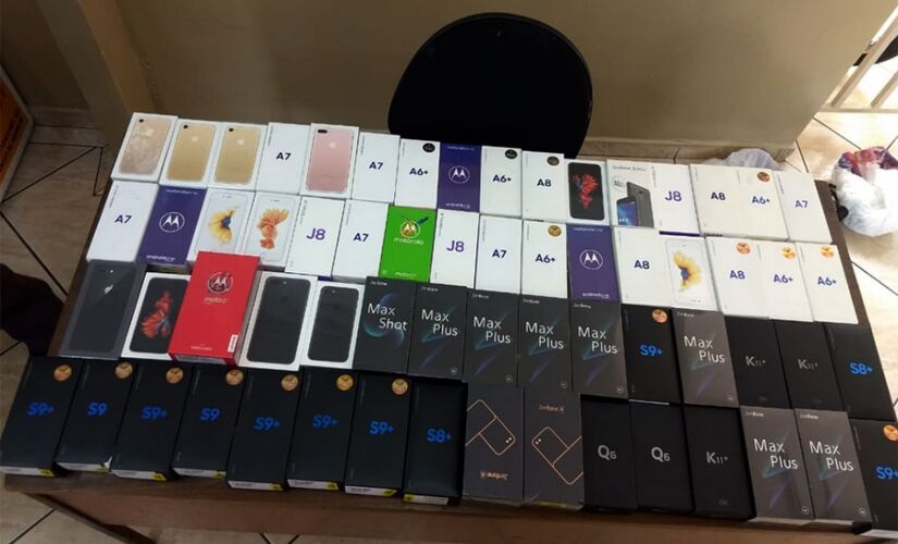 Os 63 celulares, avaliados em R$ 140 mil, foram recuperados pela PM
