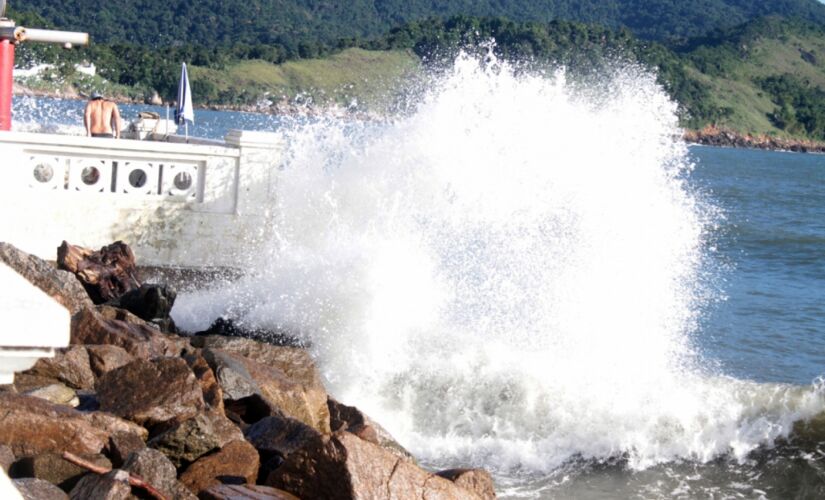 Localização geográfica da Baixada e aumento da temperatura  do oceano são fatores preocupantes