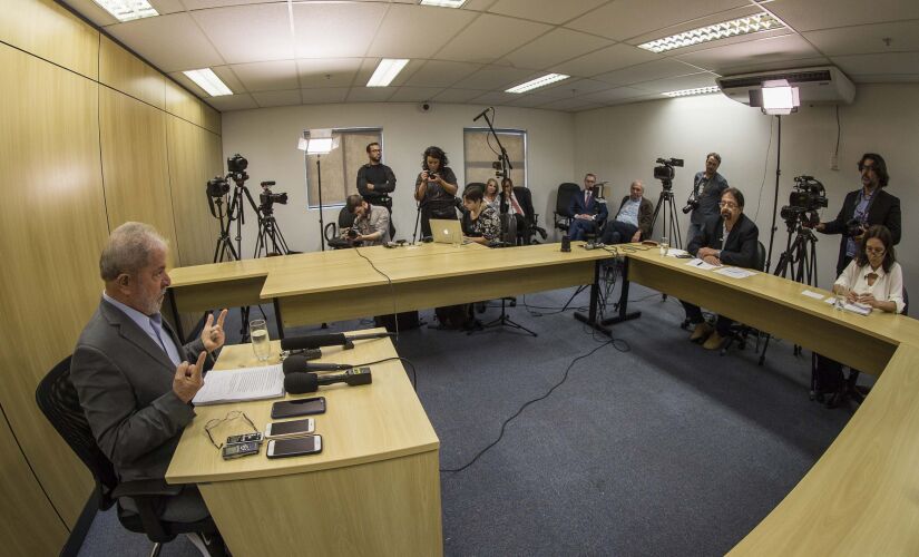 Juristas calculam que o período de 1 ano já cumprido por Lula deve ser abatido dos 8 anos e 10 meses determinados pelo STJ