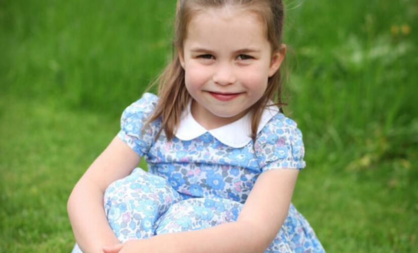 Charlotte, filha de William e Kate Middleton, teve 3 fotos divulgadas pelo Instagram do duque e da duquesa de Cambridge