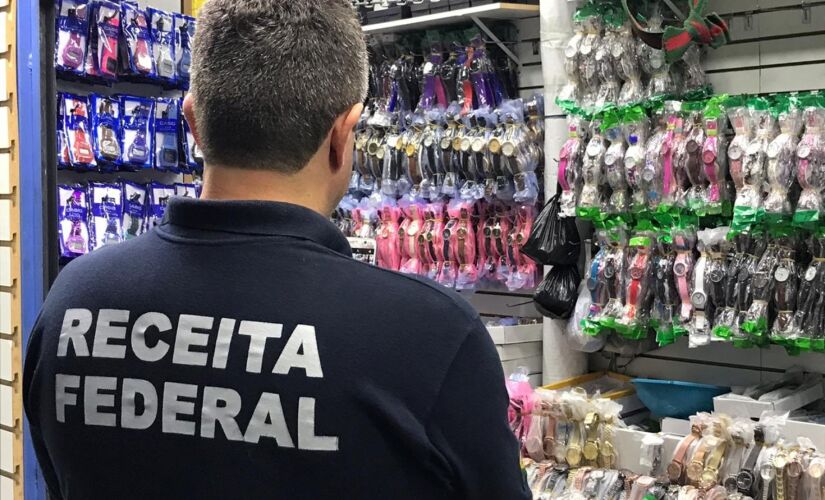 Foram recolhidos cerca de 500 mil relógios no shopping Korai, 
na rua Barão de Duprat, perto da 25 de Março