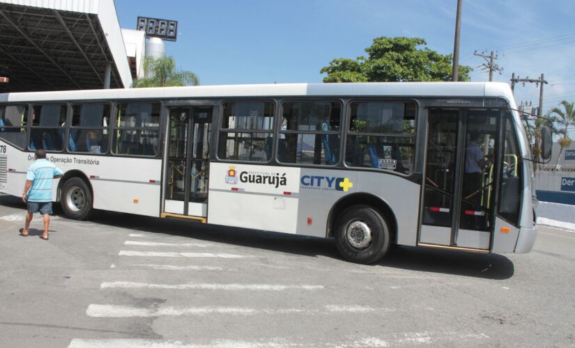 Governo recua e baixa a tarifa de Onibus em Guaruj&aacute; para R$ 3,90 