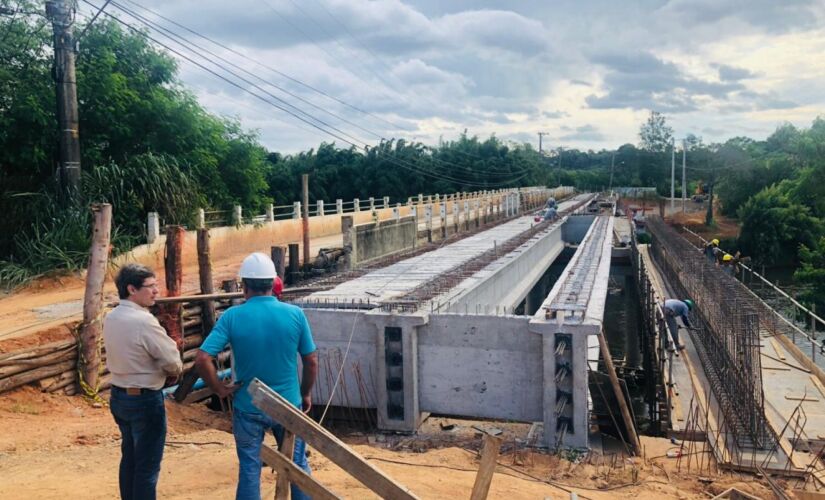 Prefeito de Porto Feliz, Dr. Cássio Prado, visitou as obras de construção da ponte na última semana