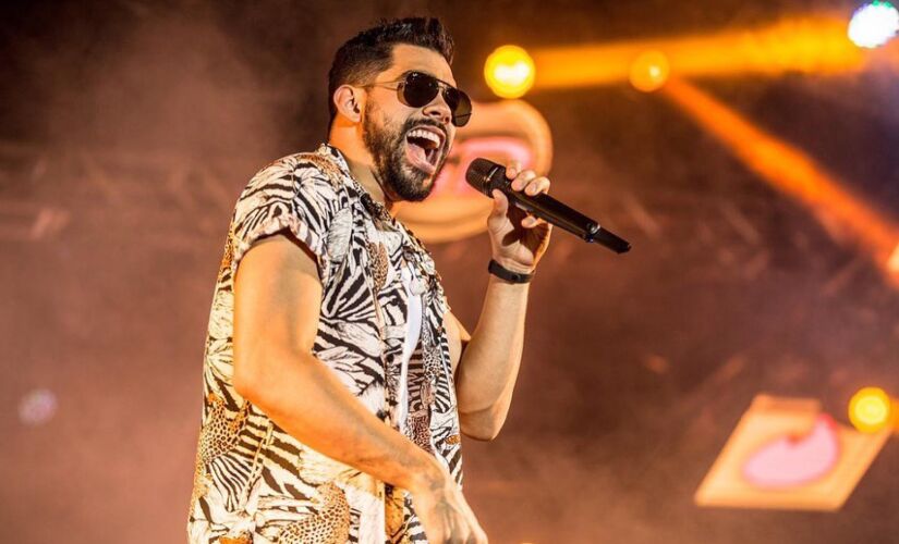 O cantor  alcançou o sucesso nacional com 'Jenifer', um dos grandes hits do Carnaval de 2019