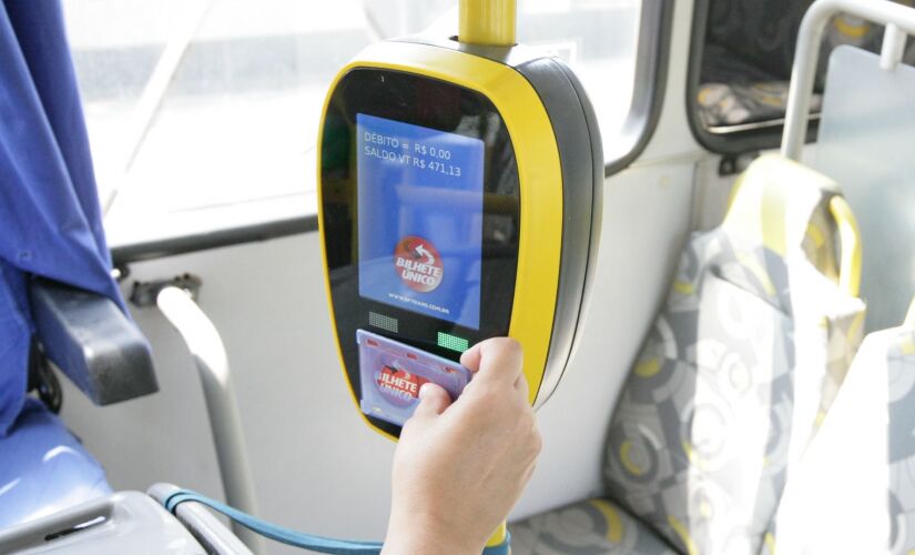 Tarifa do vale-transporte é maior do que a do bilhete comum; Defensoria Pública diz que não pode haver diferença
