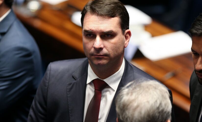 A defesa do senador tenta suspender na Justiça a quebra de sigilos bancários e fiscal de 86 pessoas e nove empresas