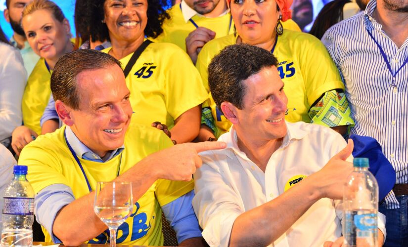 O governador de São Paulo e o novo presidente nacional do PSDB, Bruno Araújo, eleito em convenção nacional do partido