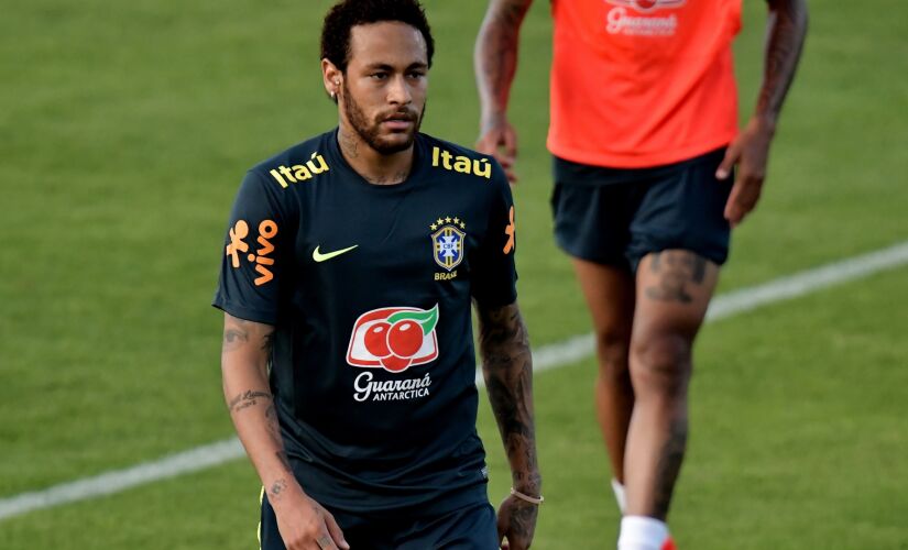 CBF disponibilizou assessoria jurídica à Neymar, acusado de estupro; atacante da seleção nega o crime