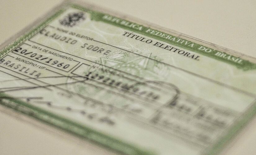 Eleitores do estado de SP devem agendar a visita pelo site do TRE-SP; o eleitor pode emitir e pagar o boleto bancário