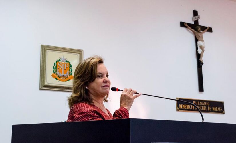 Prefeita Maria Lúcia criou uma secretaria para nomear o marido Walter do Posto, 
que por ter sido condenado quando foi prefeito, estava proibido de utilizar cargo público