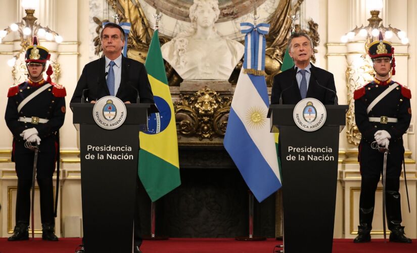 O presidente Jair Bolsonaro e o presidente da Argentina, Mauricio Macri, nesta quinta-feira 