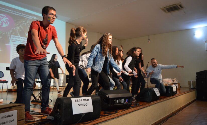 Mais de 150 pessoas, entre alunos, educadores musicais e familiares, acompanharam o evento
