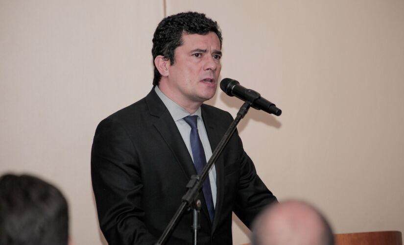 "Não tem nenhuma orientação nas minhas mensagens", afirmou o ministro  Sergio Moro, jornalistas, após evento em Manaus ontem