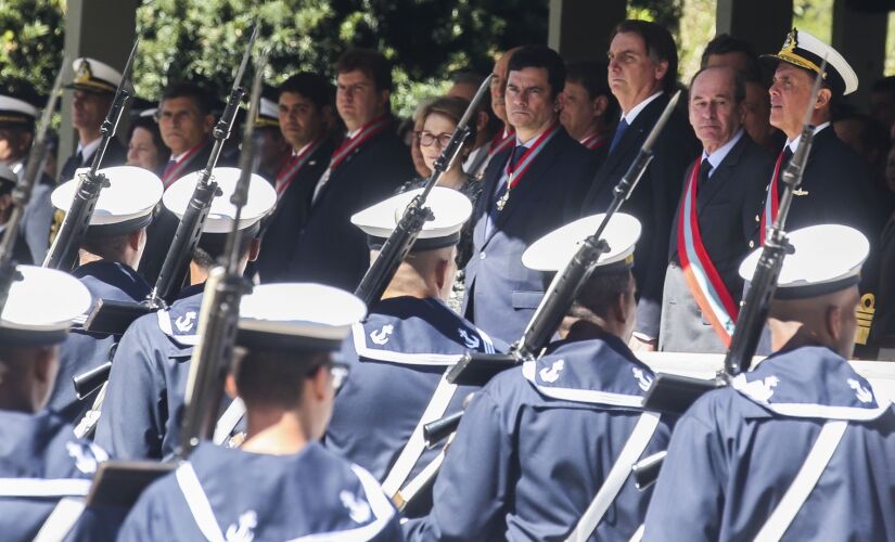 O ministro Sergio Moro e o presidente Jair Bolsonaro (PSL) participaram de comemoração da Marinha