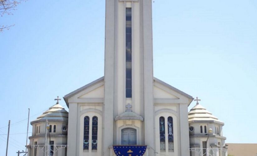 Igreja Matriz de São Roque 
O local foi construído no século XVII pelo povoado de Pedro Vaz. Em 1836 passou por uma ampla reforma em sua estrutura. Em 1837 o novo prédio foi concluído, sendo que a mão de obra foi inteiramente gratuita.
