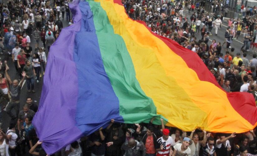 O tema da festa são os "50 anos de Stonewall", conflito que marcou o ativismo pelos direitos LGBT