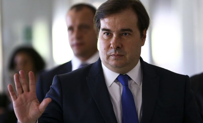 'Acho que é uma covardia sem precedentes [a demissão de Levy] de Guedes', disse Rodrigo Maia
