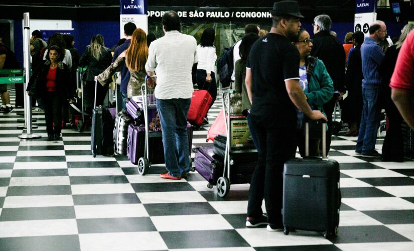 Emenda previa que passageiros poderiam levar, sem cobrança extra, uma bagagem de até 23 kg nas aeronaves acima de 31 assentos