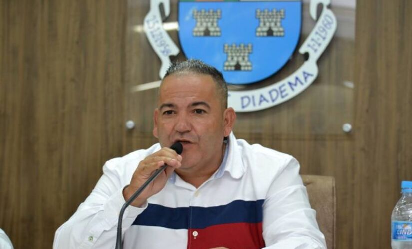 Vereador Revelino Teixeira de Almeida, presidente da Câmara de Diadema, assume cargo de prefeito interino