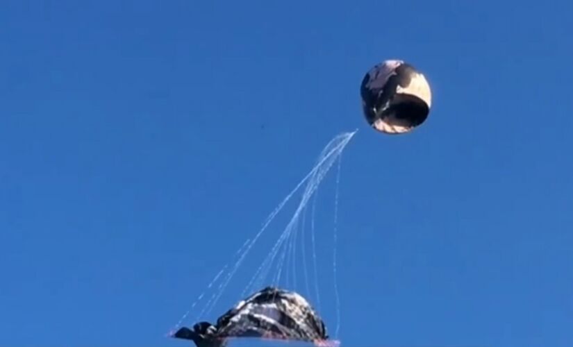 Bal&atilde;o de 10 metros de altura cai com tocha acesa na Rodovia Anchieta em S&atilde;o Bernardo do Campo