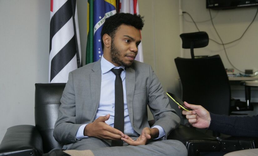 Especialistas veem exagero e inconstitucionalidade no projeto apresentado por Fernando Holiday