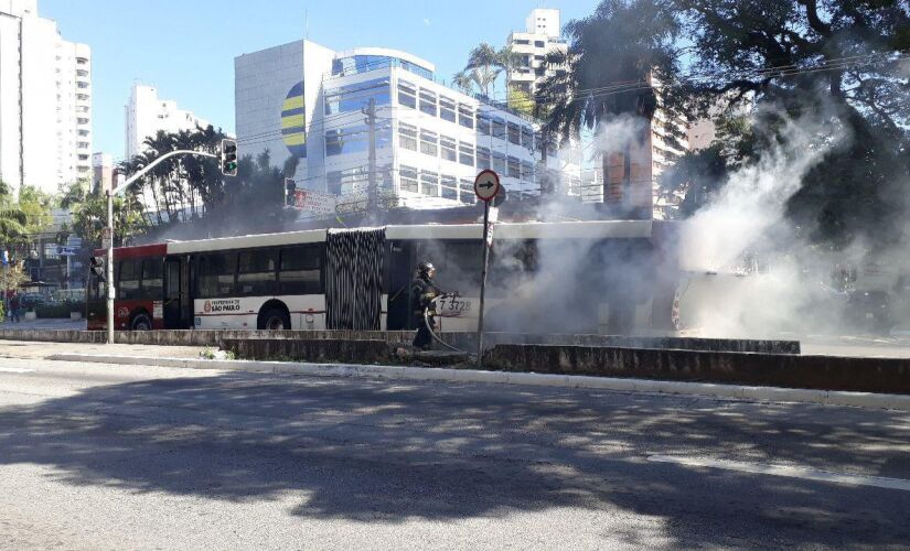 Bombeiros foram chamados e apagaram o princípio de incêndio