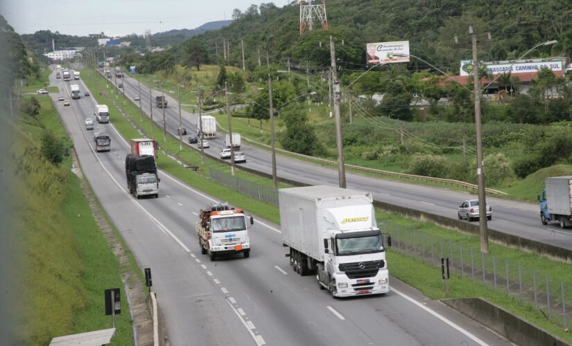 A concessionária registrou uma média de 180 mil veículos na via