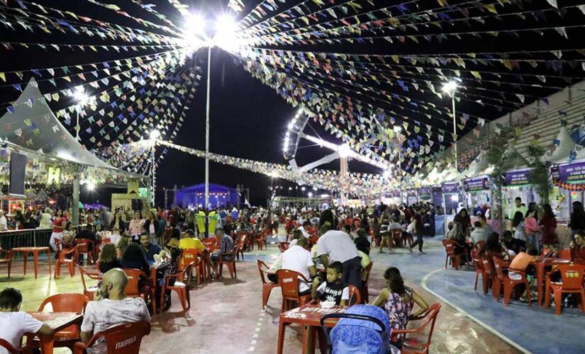 Festa gratuita acontece durante o mês de julho, de sexta a domingo, com atrações musicais, comidas típicas e bingo