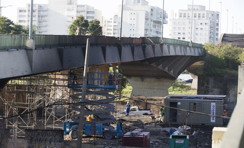 Por conta de incêndio na ponte do Jaguaré, um laudo emergencial foi contratado para a estrutura