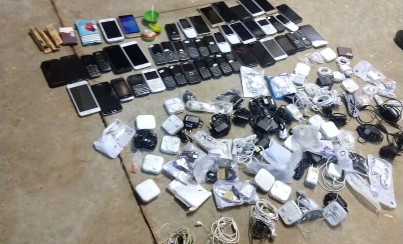 Suspeitos tentaram arremessar 48 celulares para dentro do CPP de Porto Feliz, no interior de SP