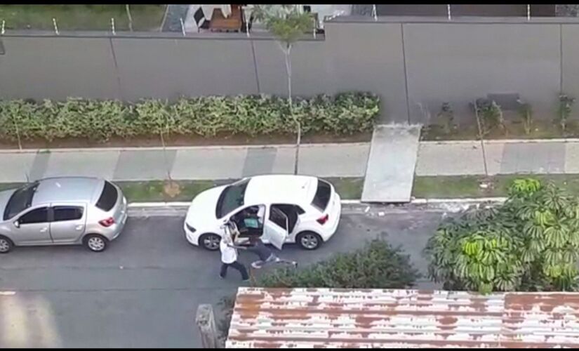 Idoso tem carro roubado e ? agredido por criminosos no Jabaquara