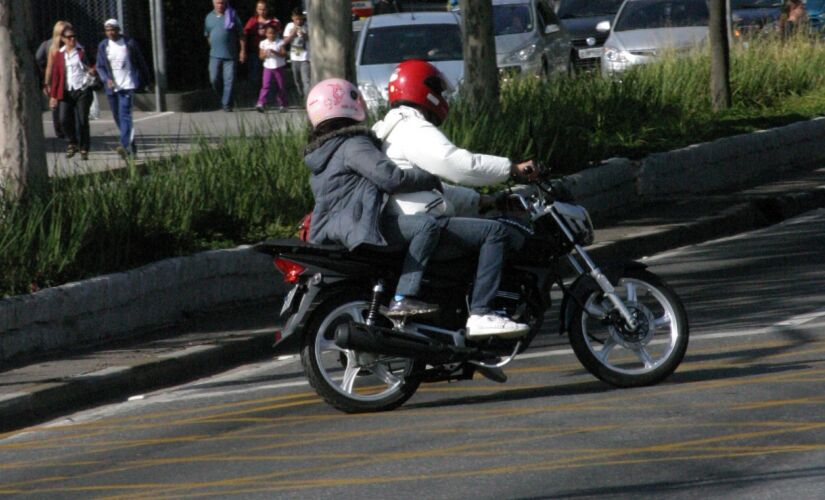 Lei municipal proíbe motos para o transporte de passageiros