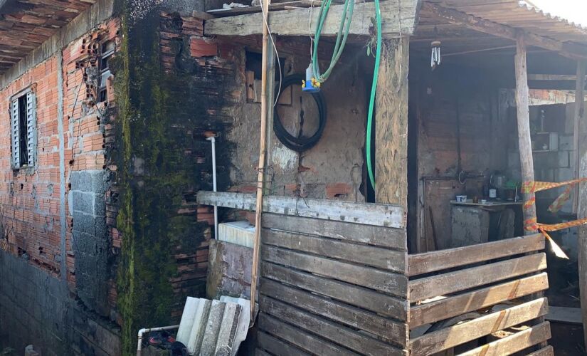 Mulher de 30 anos foi encontrada morta no Jardim Dona Benta, em Suzano; caso segue em investigação na Delegacia da Mulher 
