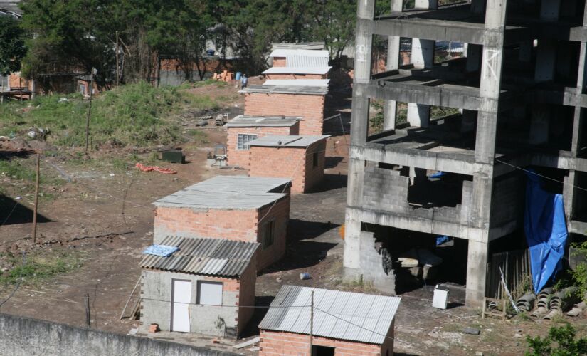 No dia 11 deste mês, a Gazeta voltou ao local e o número de construções em alvenaria subiu na ocupação