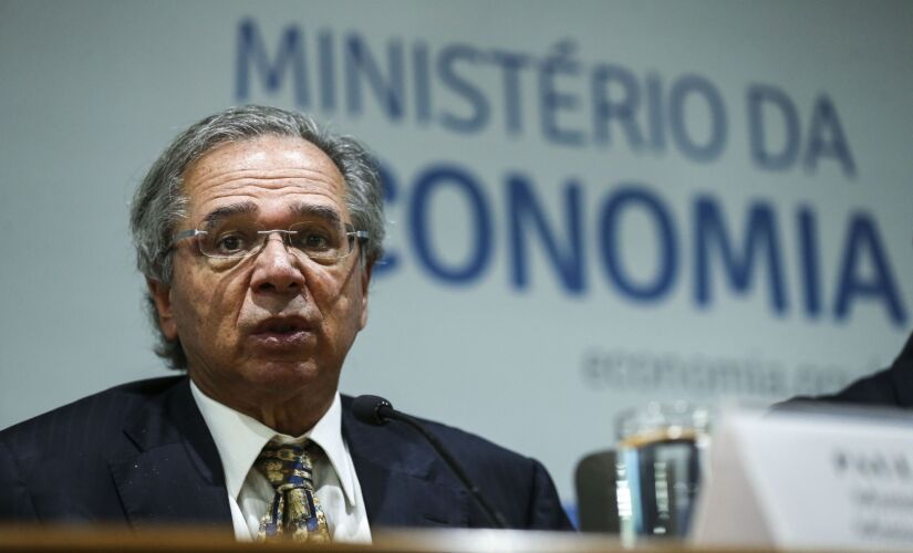 Ministro é declarado opositor desse modelo; para ex-prefeito, 'é a mesma coisa que entregar o galinheiro aos cuidados da raposa'