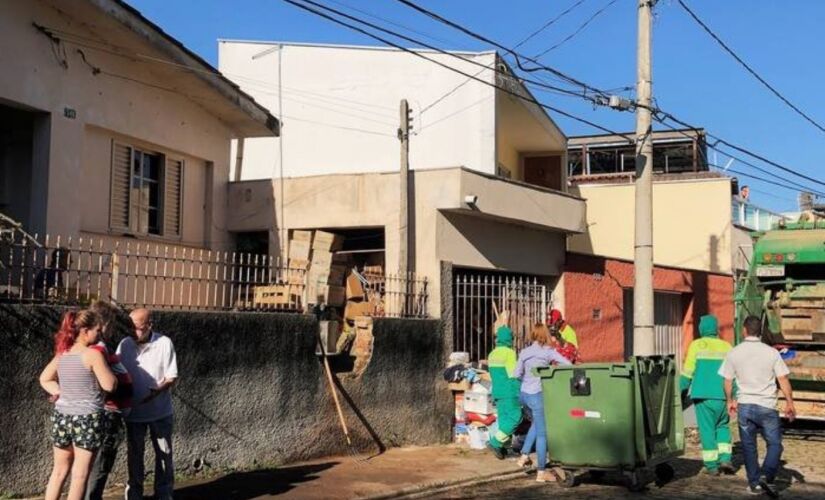 A retirada do material acumulado começou na última segunda-feira