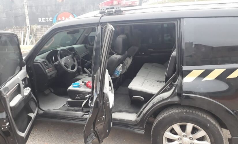 Duas viaturas clonadas foram encontradas abandonadas na zona leste da Capital, logo após o assalto