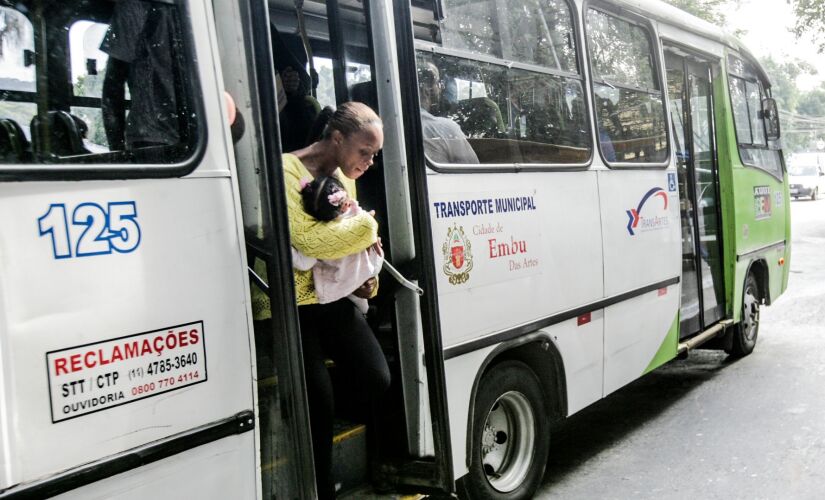 Atualmente, a empresa Transartes é a responsável pelo transporte municipal em Embu das Artes